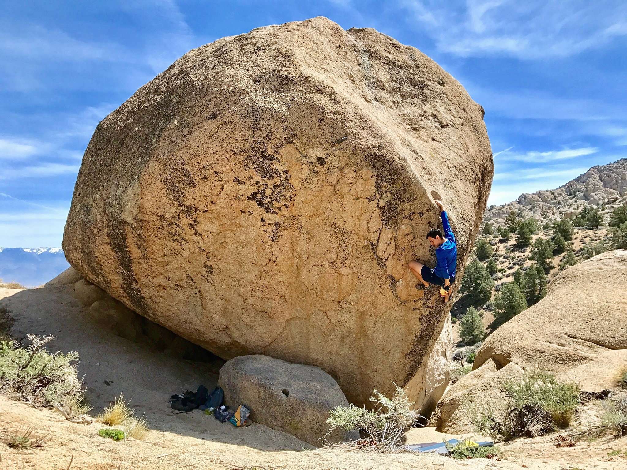 Eden, chalking up on the beautiful Cuban Roll (V3)